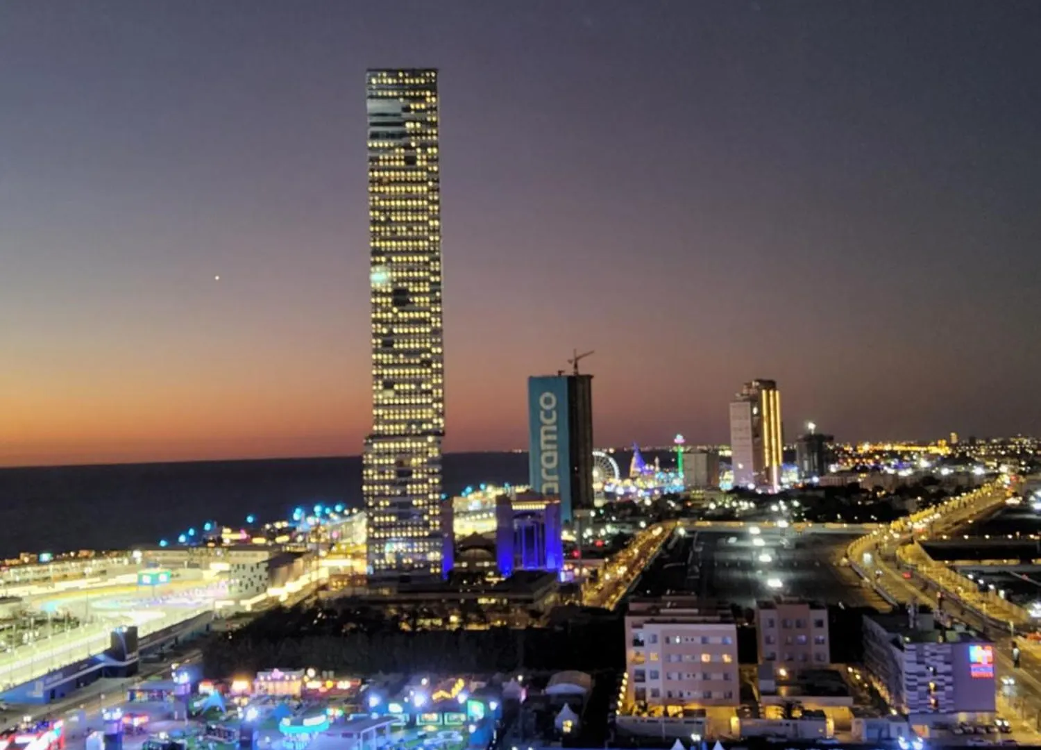 شقة فاخرة مطلة على البحر ببرج المسارات والفورمولا جدة المملكة العربية السعودية